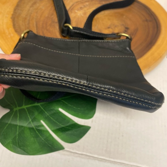 Fossil Pebbled Leather Crossbody bag - Picture 6 of 12